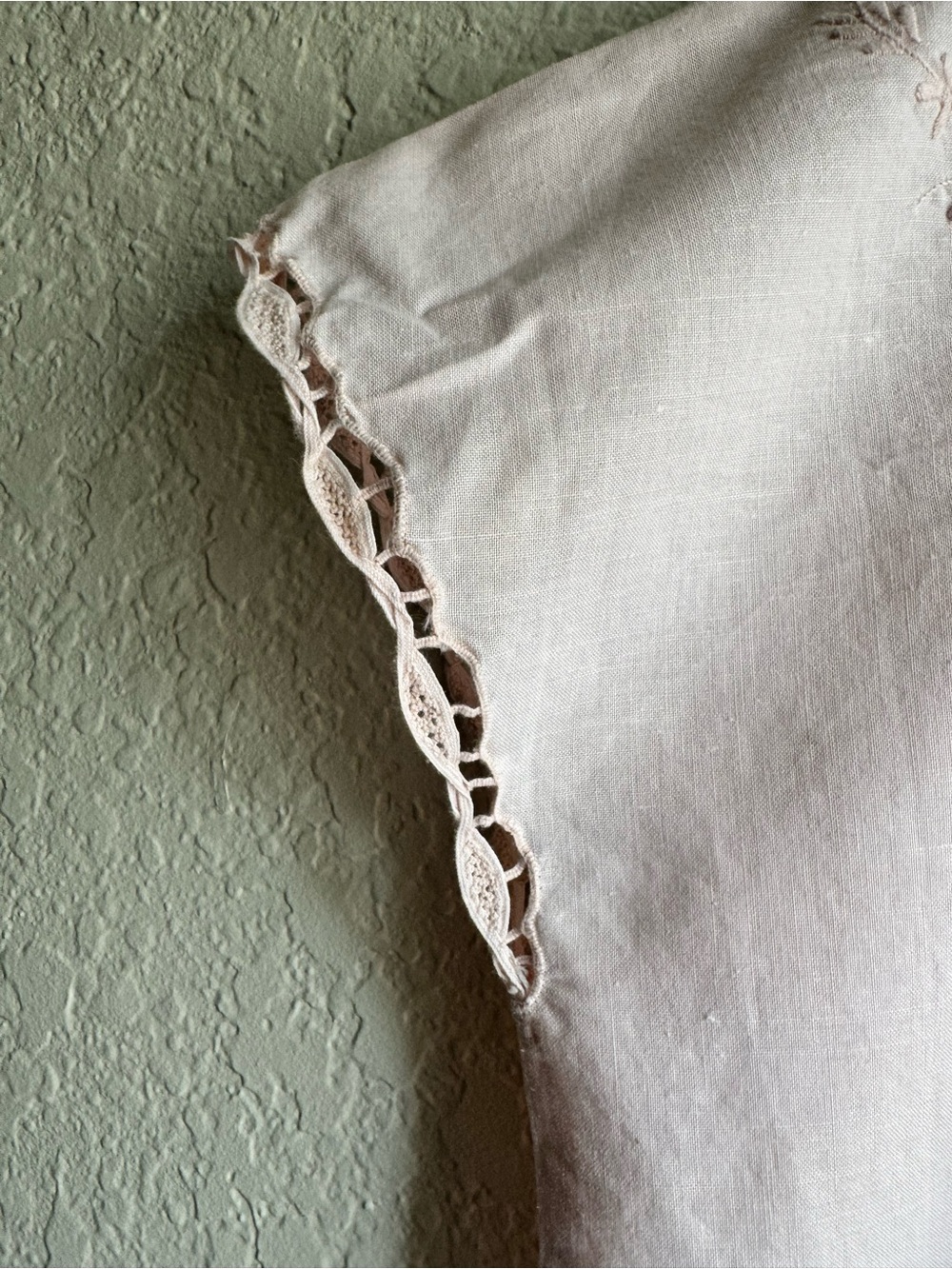 VNTG David Matthew linen blend cotton lace-Trim Embroidered  — Pale Pink - Picture 2 of 9